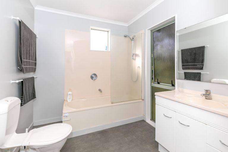 Photo of property in 11a Golden Place, Fairfield, Hamilton, 3214