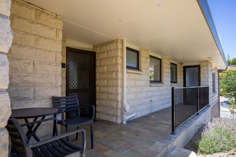 Photo of property in 2 Hart Place, Bridge Hill, Alexandra, 9320