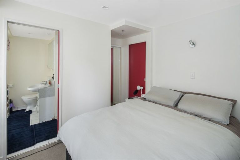 Photo of property in Terrace Heights Apartments, 5f/163 The Terrace, Wellington Central, Wellington, 6011