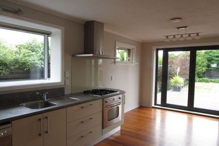 Photo of property in 72 Toorak Avenue, Avonhead, Christchurch, 8042