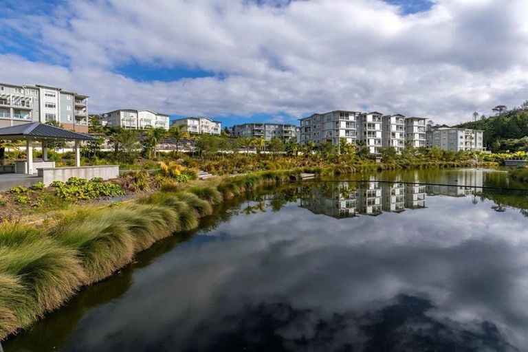 Photo of property in 84 Rewa Rewa Lane, Orewa, 0931