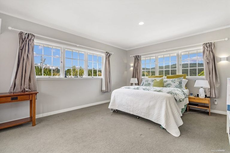 Photo of property in 18 Gum Road, Henderson Valley, Auckland, 0612