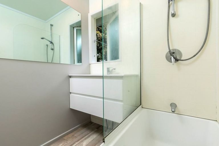 Photo of property in 1/28 Fairclough Road, Beach Haven, Auckland, 0626