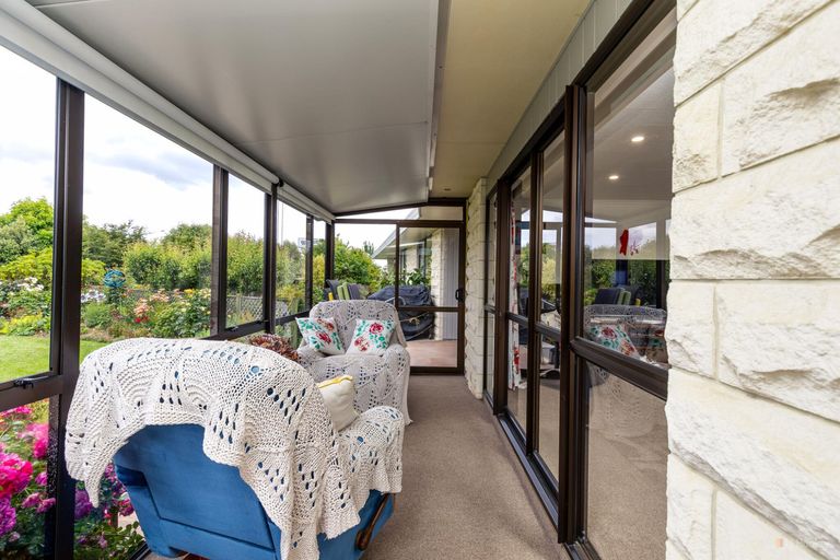 Photo of property in 23 Timaru Road, Waimate, 7924