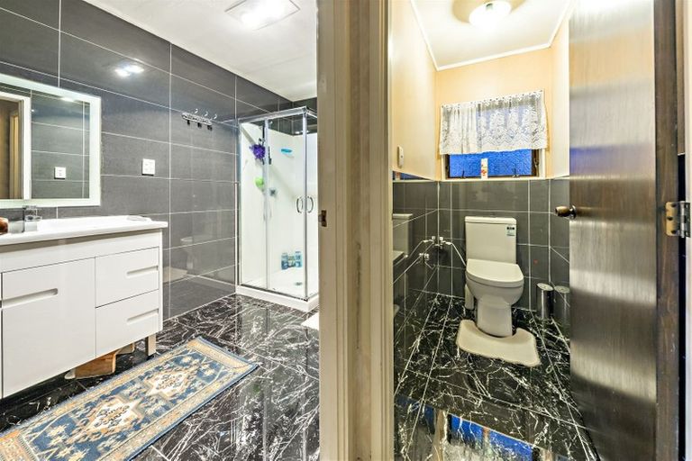 Photo of property in 2/9 Sharivari Place, Conifer Grove, Takanini, 2112