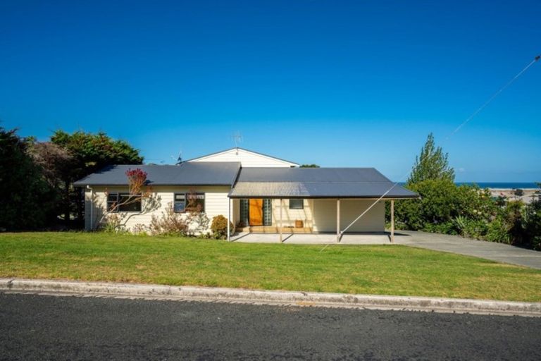 Photo of property in 22 Cullen Street, Mangawhai Heads, Mangawhai, 0505