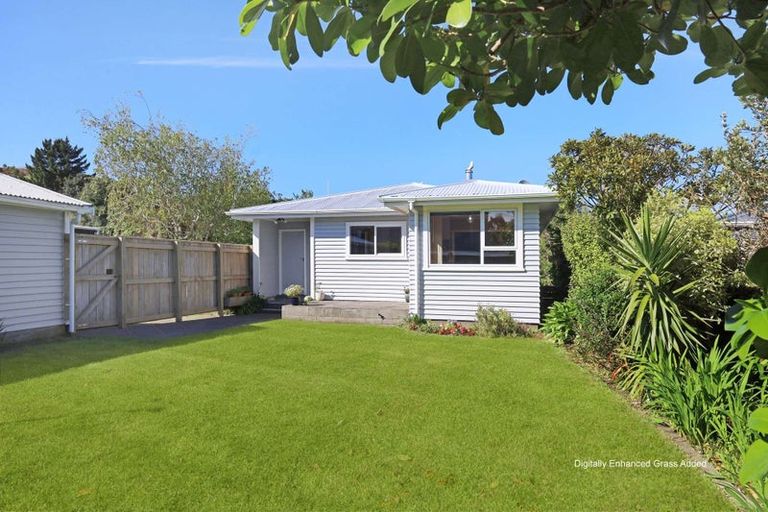 Photo of property in 9 Whakawhiti Street, Marfell, New Plymouth, 4310