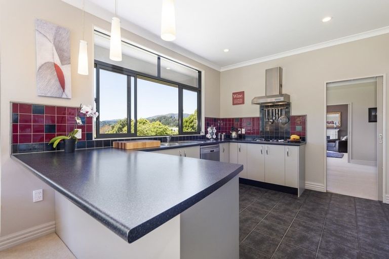 Photo of property in 72 Emerald Hill Drive, Birchville, Upper Hutt, 5018
