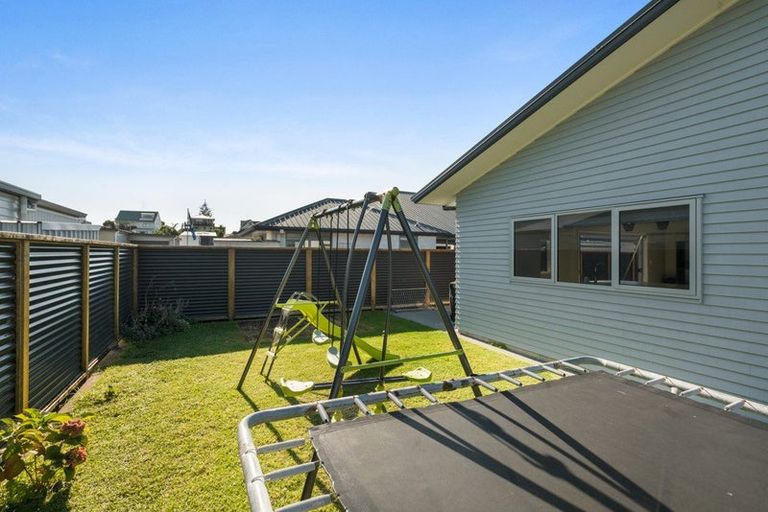 Photo of property in 6 Breaker's Crescent, Waihi Beach, 3611