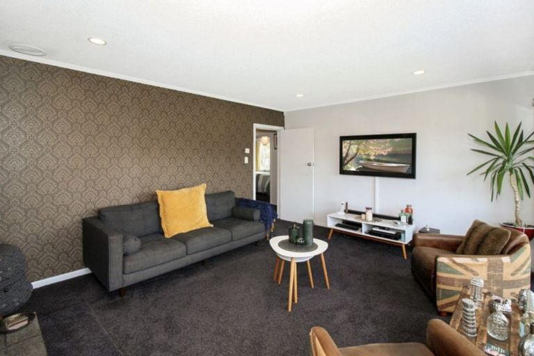 Photo of property in 409 Mangorei Road, Merrilands, New Plymouth, 4312