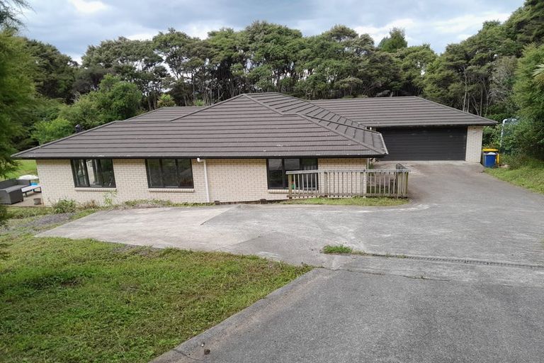 Photo of property in 296 Forest Hill Road, Waiatarua, Auckland, 0612