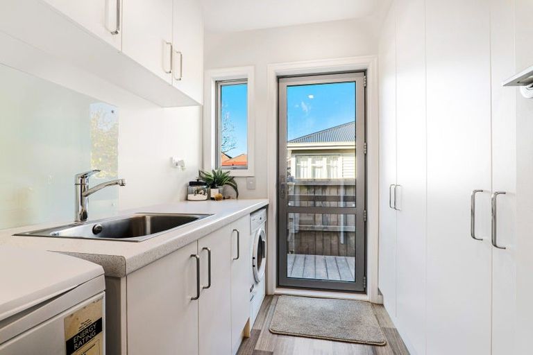 Photo of property in 100 Memorial Avenue, Ilam, Christchurch, 8053