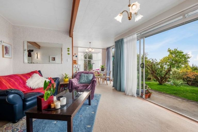 Photo of property in 2/30 Summit Drive, Torbay, Auckland, 0630