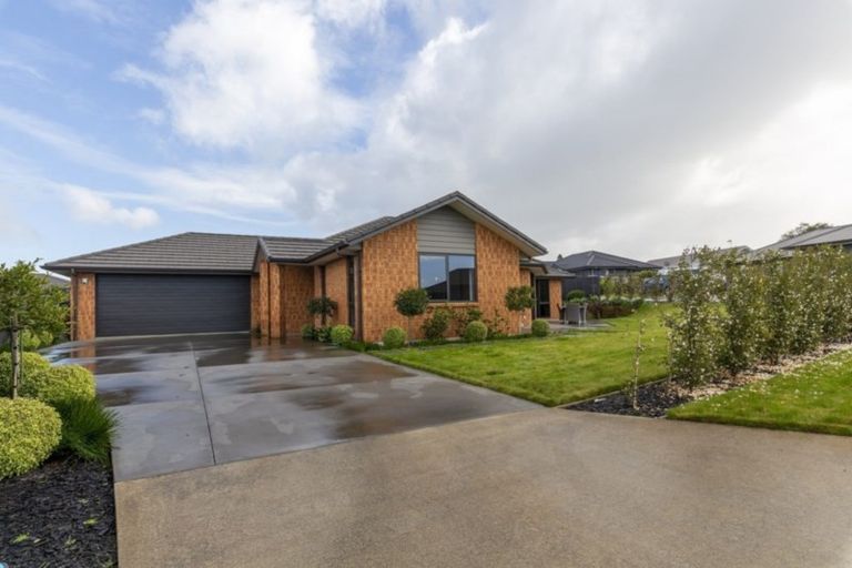 Photo of property in 9 Brian Cowley Place, Tuakau, 2121