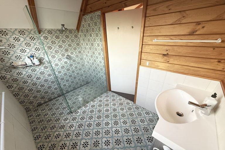 Photo of property in 4 Hadley Wood Drive, Wattle Downs, Auckland, 2103