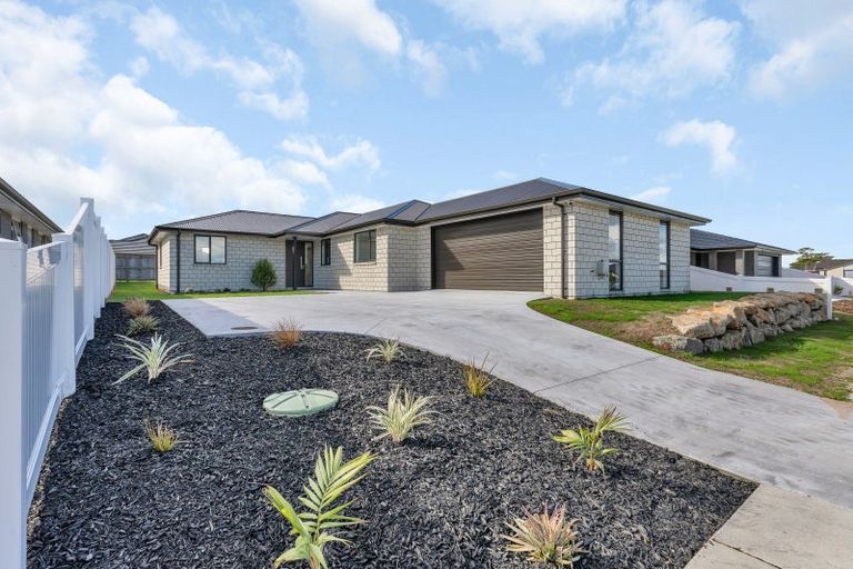Photo of property in 31 Kapiakauri Road, One Tree Point, 0118