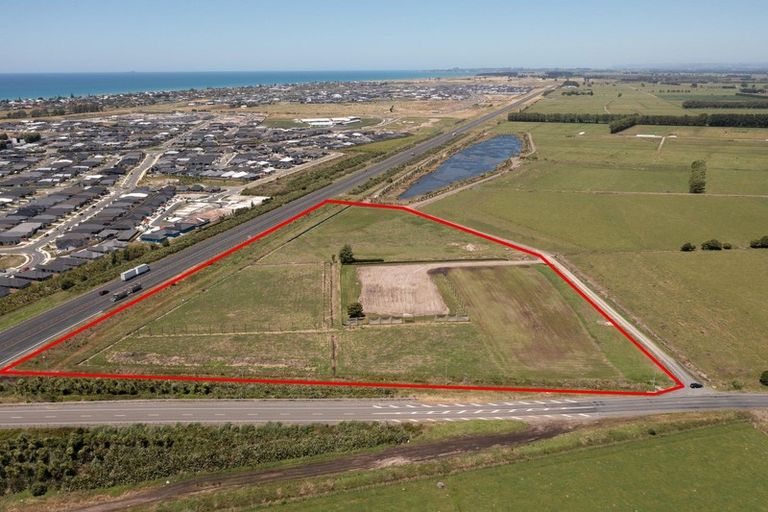 Photo of property in 227 Parton Road, Papamoa, Te Puke, 3187