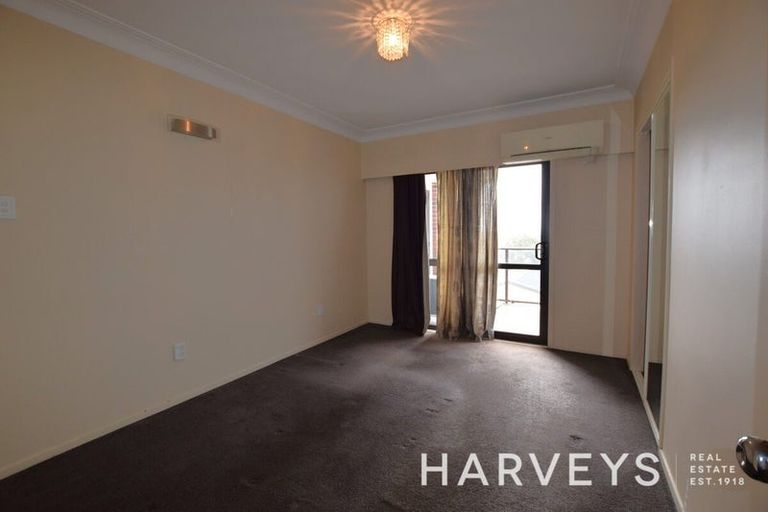 Photo of property in 52 Tiroroa Avenue, Te Atatu South, Auckland, 0610