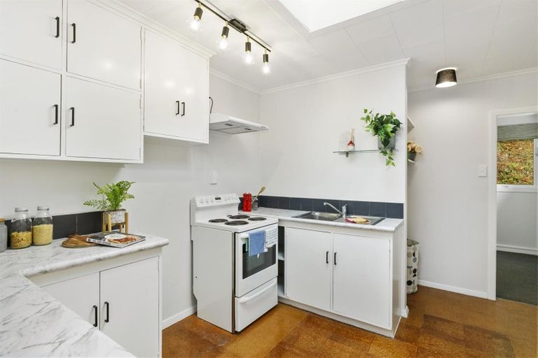 Photo of property in 24a Deller Grove, Silverstream, Upper Hutt, 5019