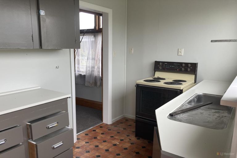 Photo of property in 6-6a Timaru Road, Waimate, 7924