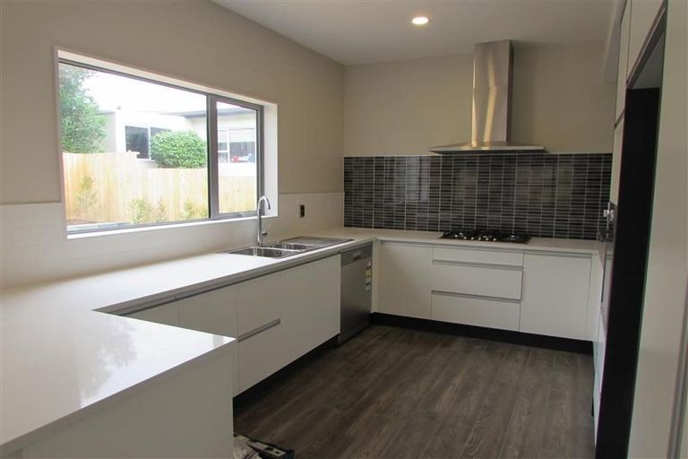 Photo of property in 38a Archers Road, Glenfield, Auckland, 0629