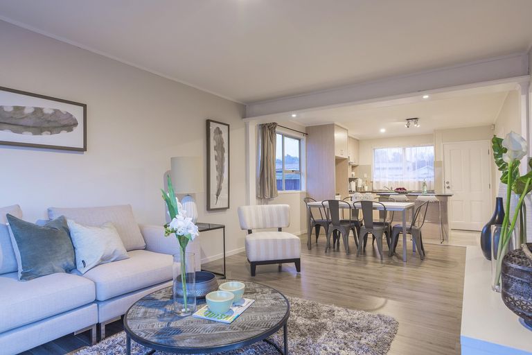 Photo of property in 27 Sandrine Avenue, Clover Park, Auckland, 2019