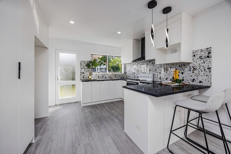 Photo of property in 2/29 Trentham Road, Papakura, 2110