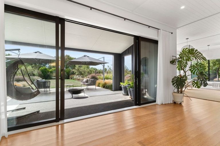 Photo of property in 7 Fairway Drive, Martinborough, 5711