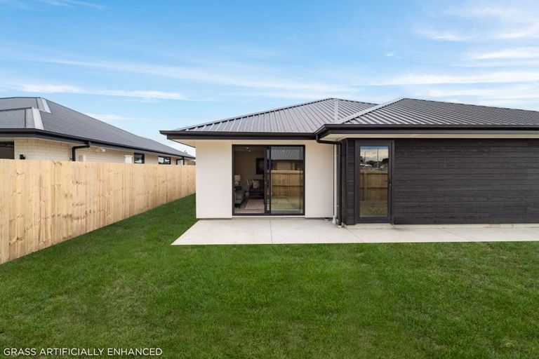 Photo of property in 4 Poipoi Place, Aranui, Christchurch, 8061