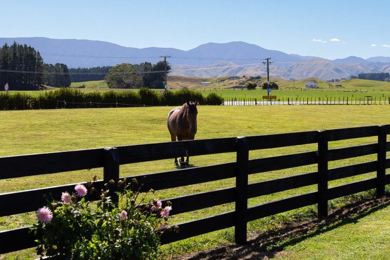 Photo of property in 11 Adelaide Road, Dannevirke, 4978