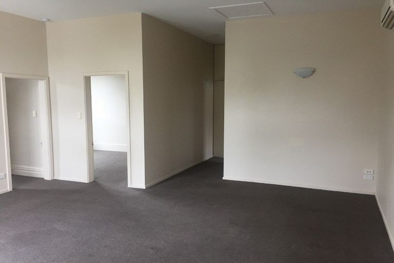 Photo of property in 55 Hills Road, Edgeware, Christchurch, 8013