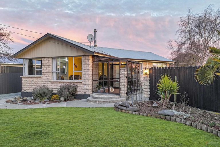 Photo of property in 39 Queen Street, Pareora, 7912