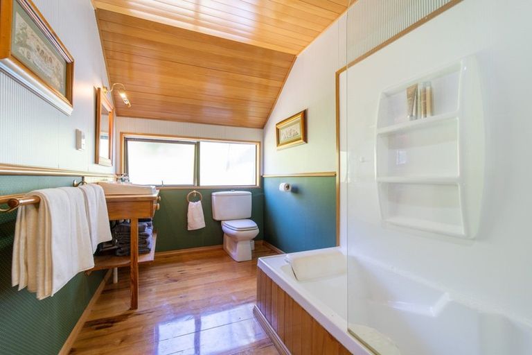 Photo of property in 235 No 2 Line, Okoia, Whanganui, 4572