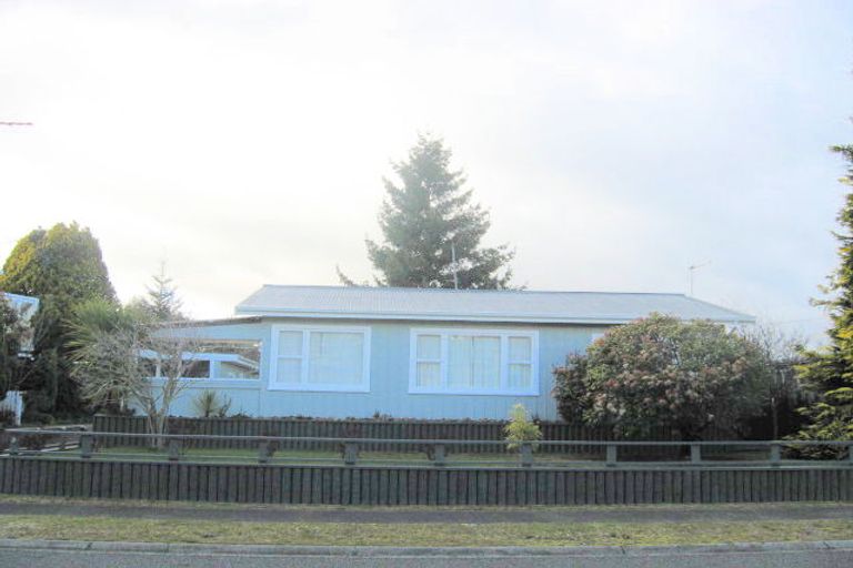 Photo of property in 3 Pokaka Crescent, Wharewaka, Taupo, 3330