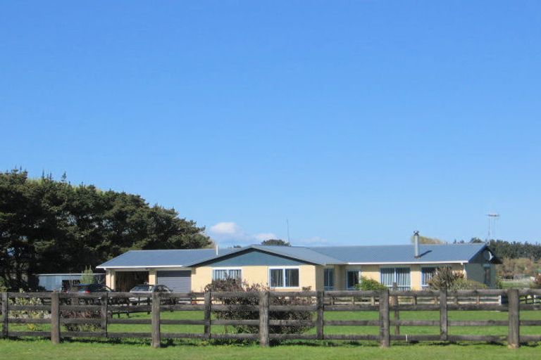 Photo of property in 112 Avenue Road, Foxton, 4891