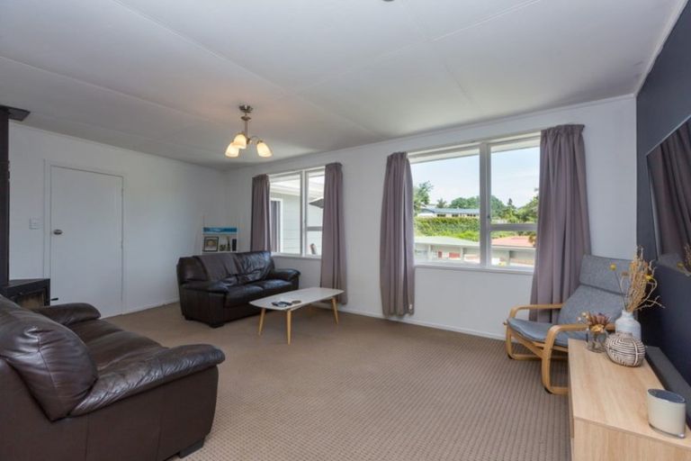 Photo of property in 29 Beaumont Crescent, Frankleigh Park, New Plymouth, 4310