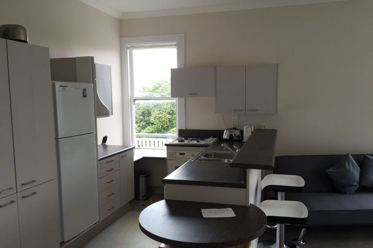 Photo of property in 1/10 Hobson Crescent, Thorndon, Wellington, 6011