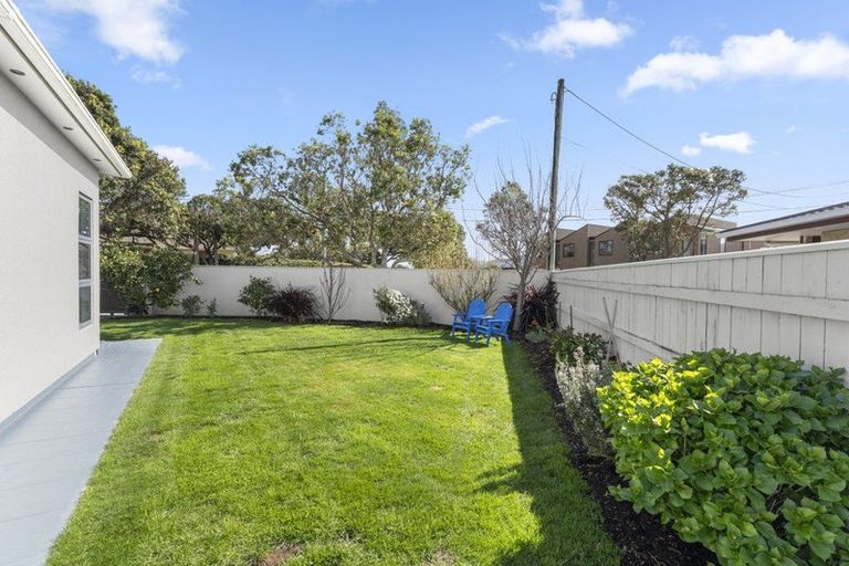 Photo of property in 37 Vincent Street, Waterloo, Lower Hutt, 5011