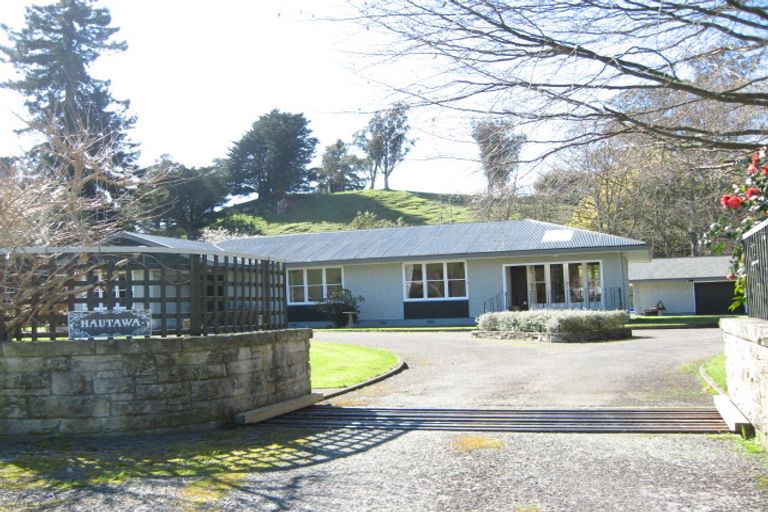 Photo of property in 48 Paraekaretu Street, Hunterville, 4730