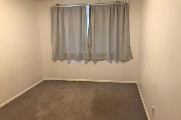 Photo of property in 40 Arimu Road, Papakura, 2110