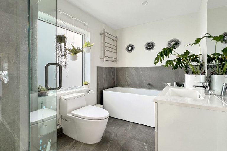 Photo of property in 51a Gills Road, Bucklands Beach, Auckland, 2014