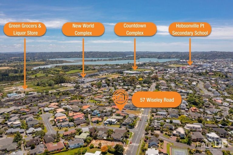Photo of property in 57 Wiseley Road, West Harbour, Auckland, 0618
