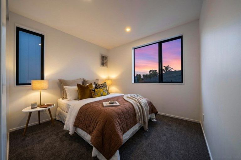 Photo of property in 3b Jillteresa Crescent, Half Moon Bay, Auckland, 2012