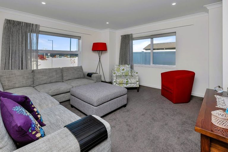 Photo of property in 41 Kaurinui Crescent, One Tree Point, 0118