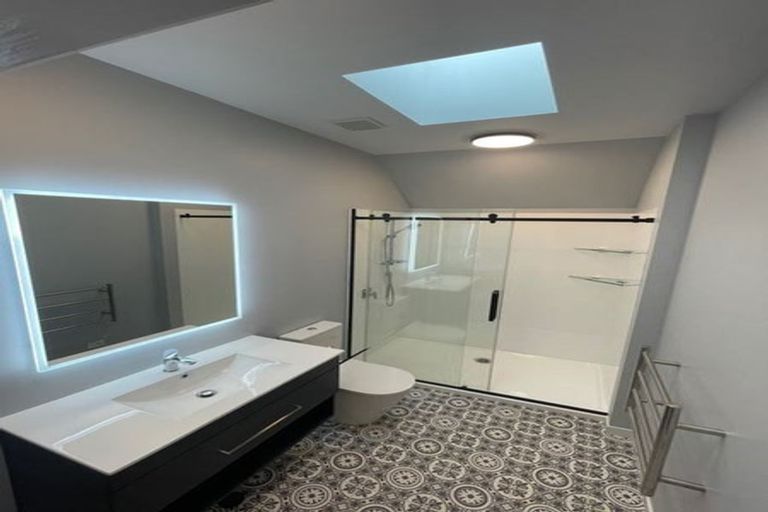 Photo of property in 42b Apu Crescent, Lyall Bay, Wellington, 6022