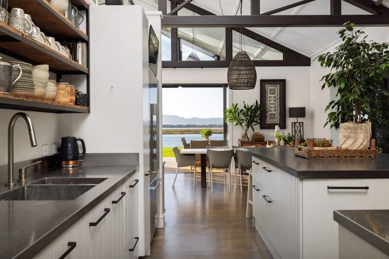 Photo of property in 41a Pahoia Beach Road, Whakamarama, Tauranga, 3172