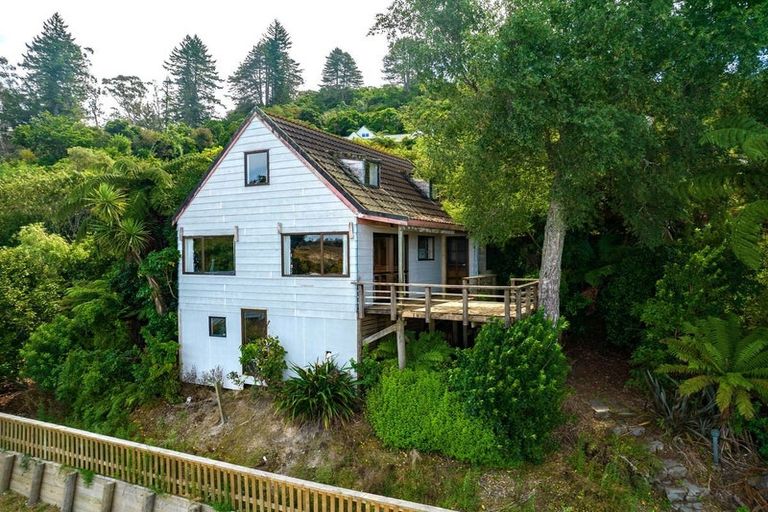 Photo of property in 102 Wakeman Road, Acacia Bay, Taupo, 3330