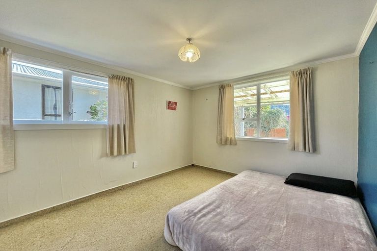 Photo of property in 1129 Fergusson Drive, Clouston Park, Upper Hutt, 5018