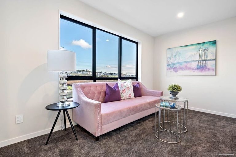 Photo of property in 4 Cloonlyon Drive, Flat Bush, Auckland, 2019