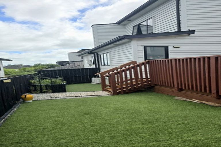 Photo of property in 6 Kohuora Lane, Papatoetoe, Auckland, 2025